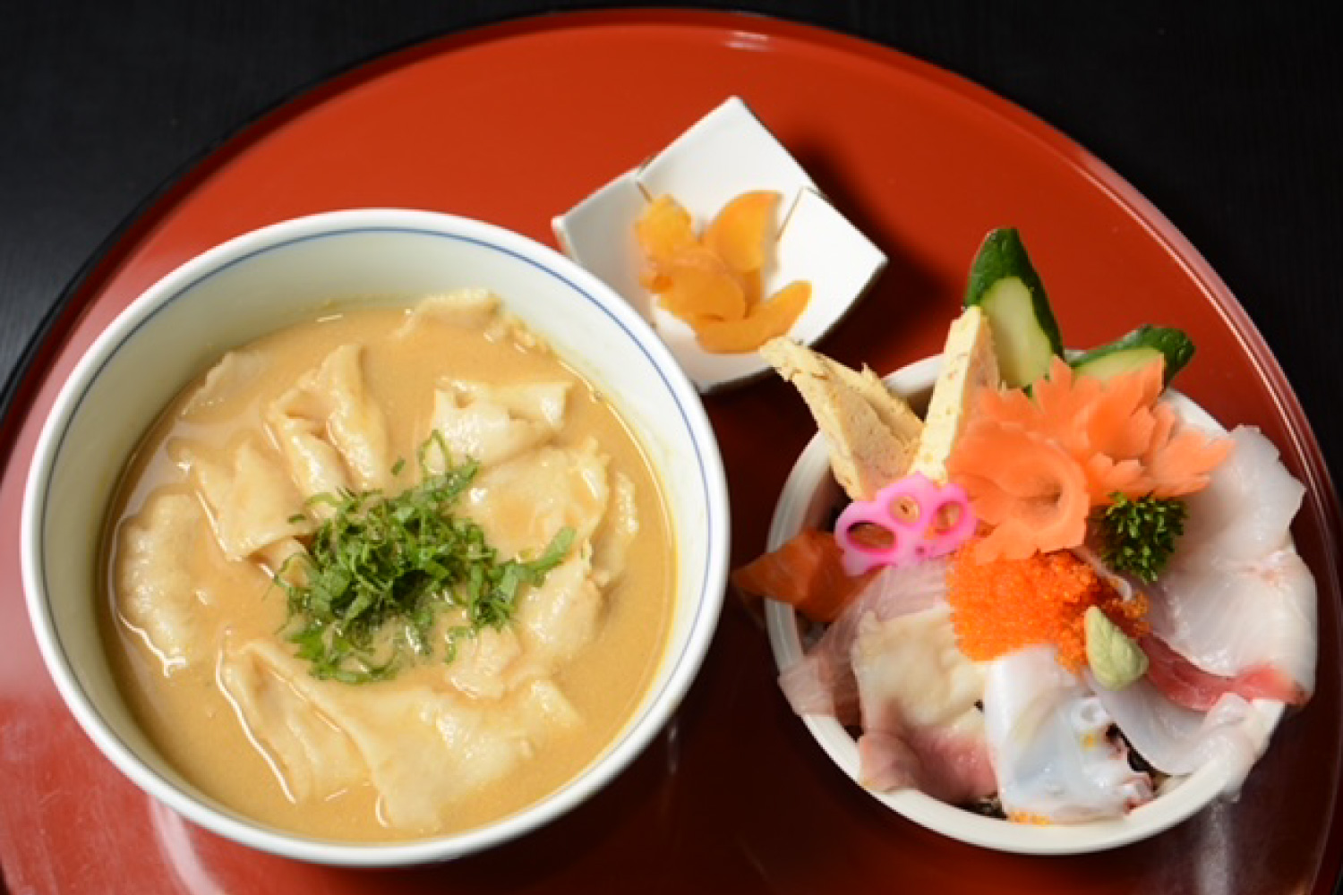 川蟹すいとん＆日替わり海鮮丼（ハーフ）