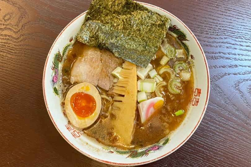 昼は“あら炊き中華そば魚櫓魚櫓”としてラーメン屋営業中