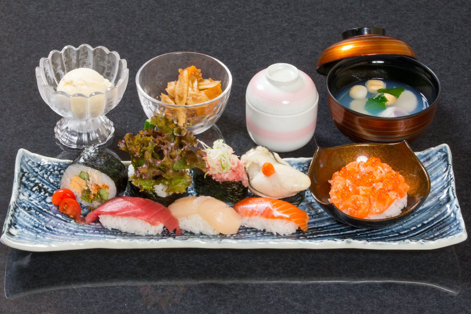 平日限定　八食市場寿司　華ランチ