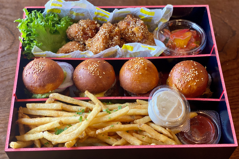 アボカドバーガー(レギュラー)+フライドポテトハーフ付