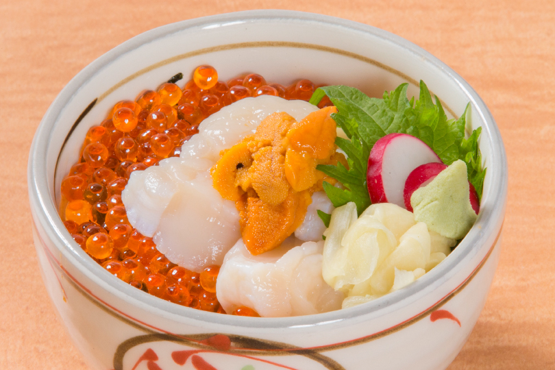 濃厚な旬の旨味をどんぶりで!! うにうにフェア