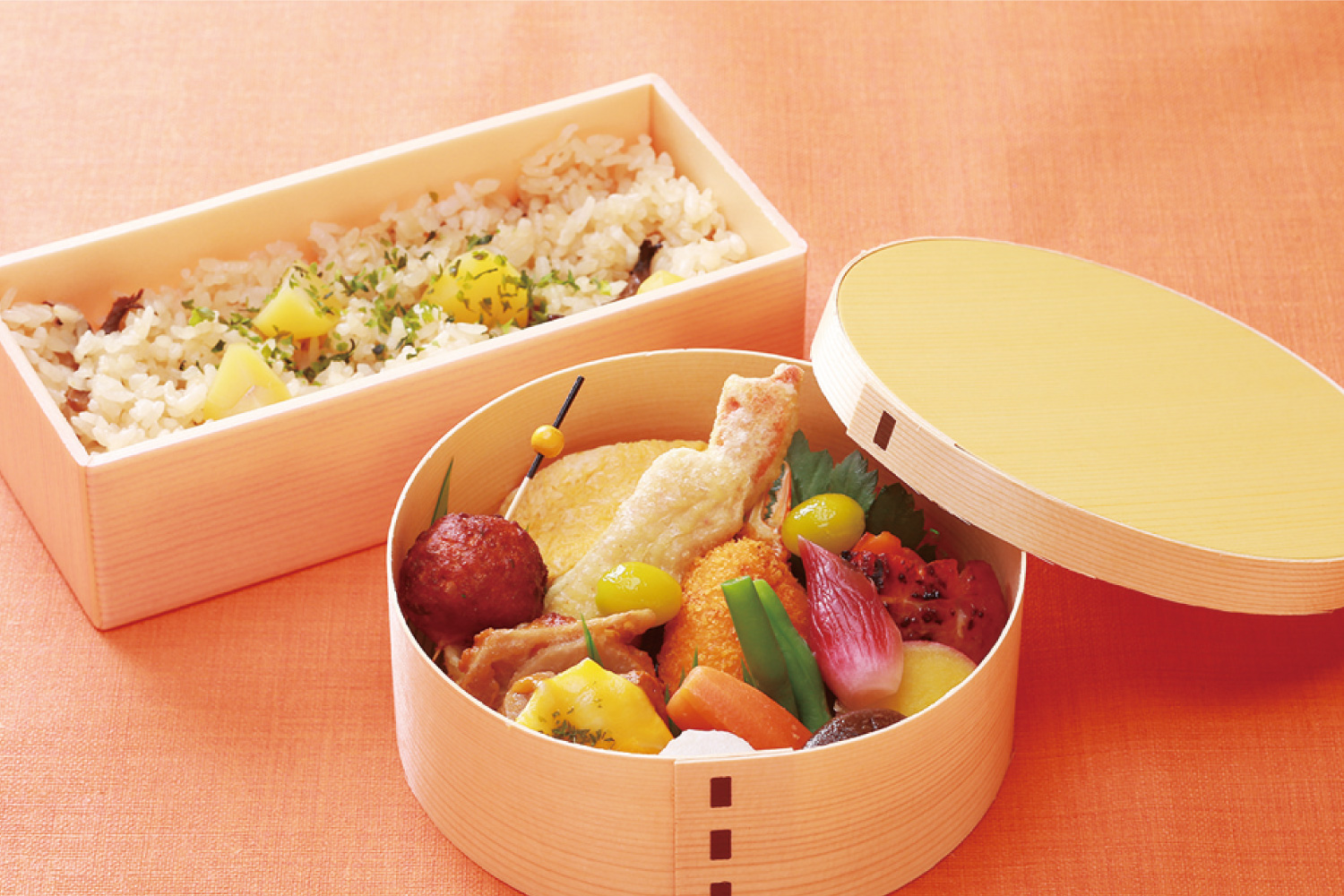 炊き込み飯と曲げわっぱ弁当