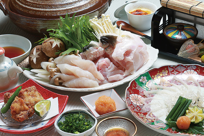 とらふぐコース 8,800円+2,200円で120分<br />
飲み放題(L.O90分)