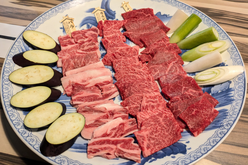 各種カルビ・ロース食べ放題付