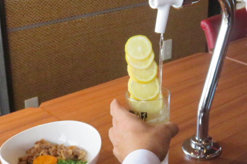 卓上サワーサーバー<br />
「秒でレモンサワー」<br />
60分飲み放題 600円!