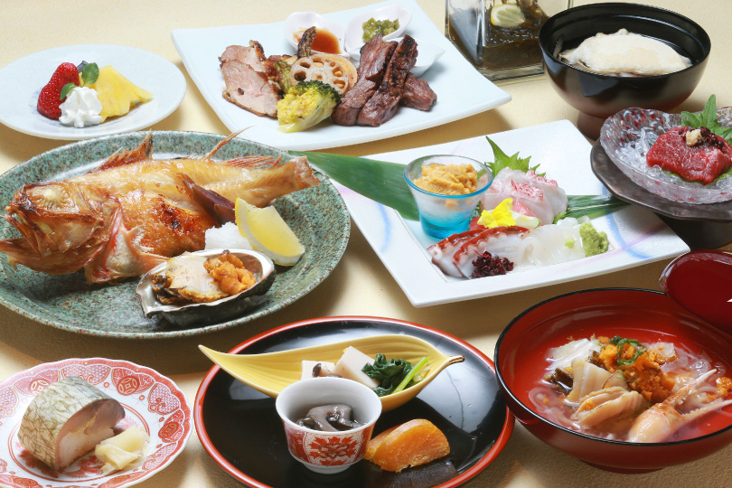 山海の恵みに舌鼓！<br />
「八戸郷土〈極〉コース」<br />
お料理9,500円