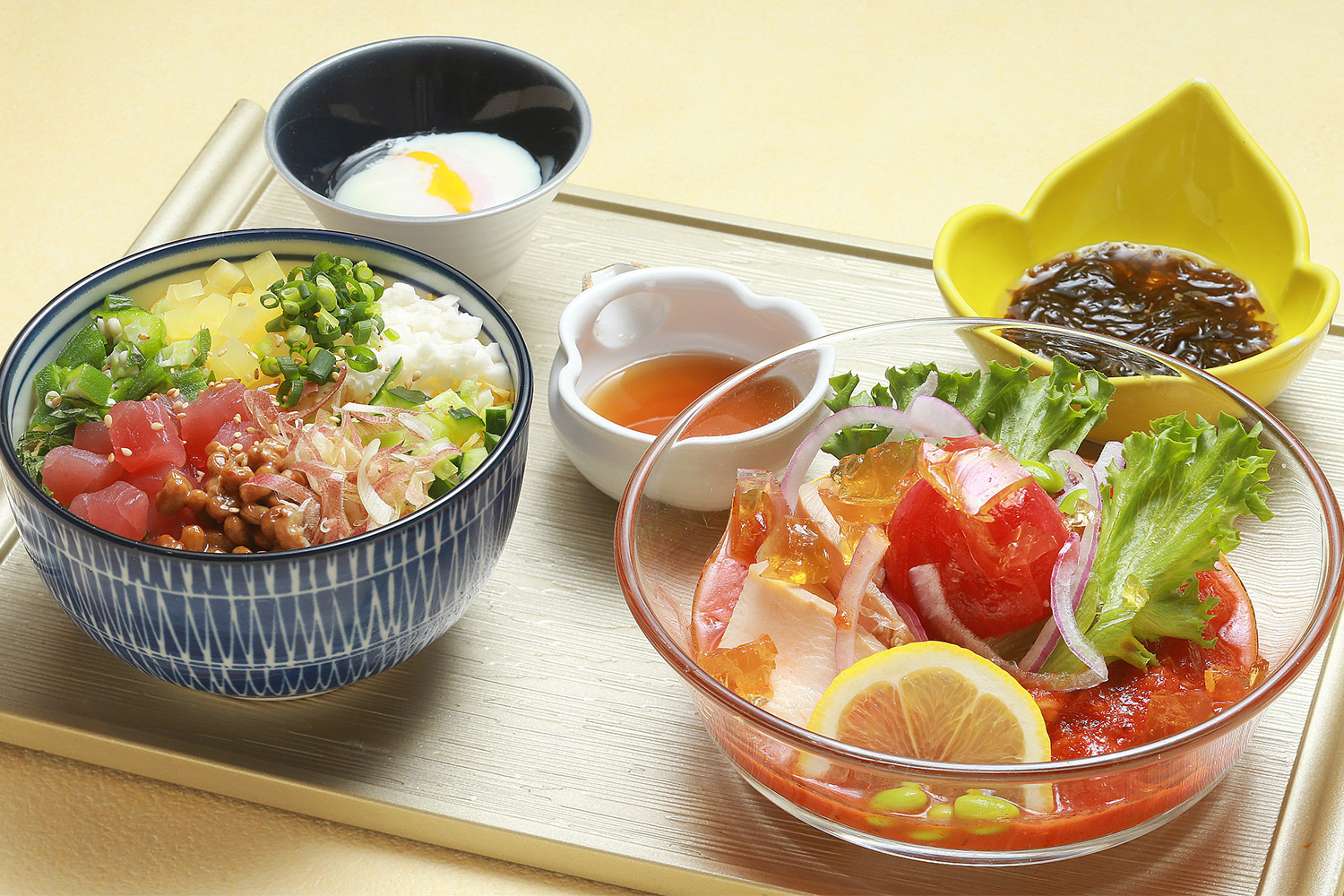 和だしジュレの冷製トマトスープサラダ麺と選べる小丼ぶり