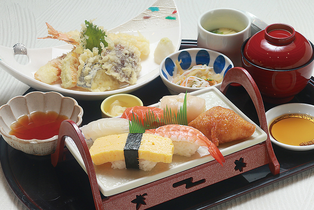 鯛だしうどんと海鮮丼