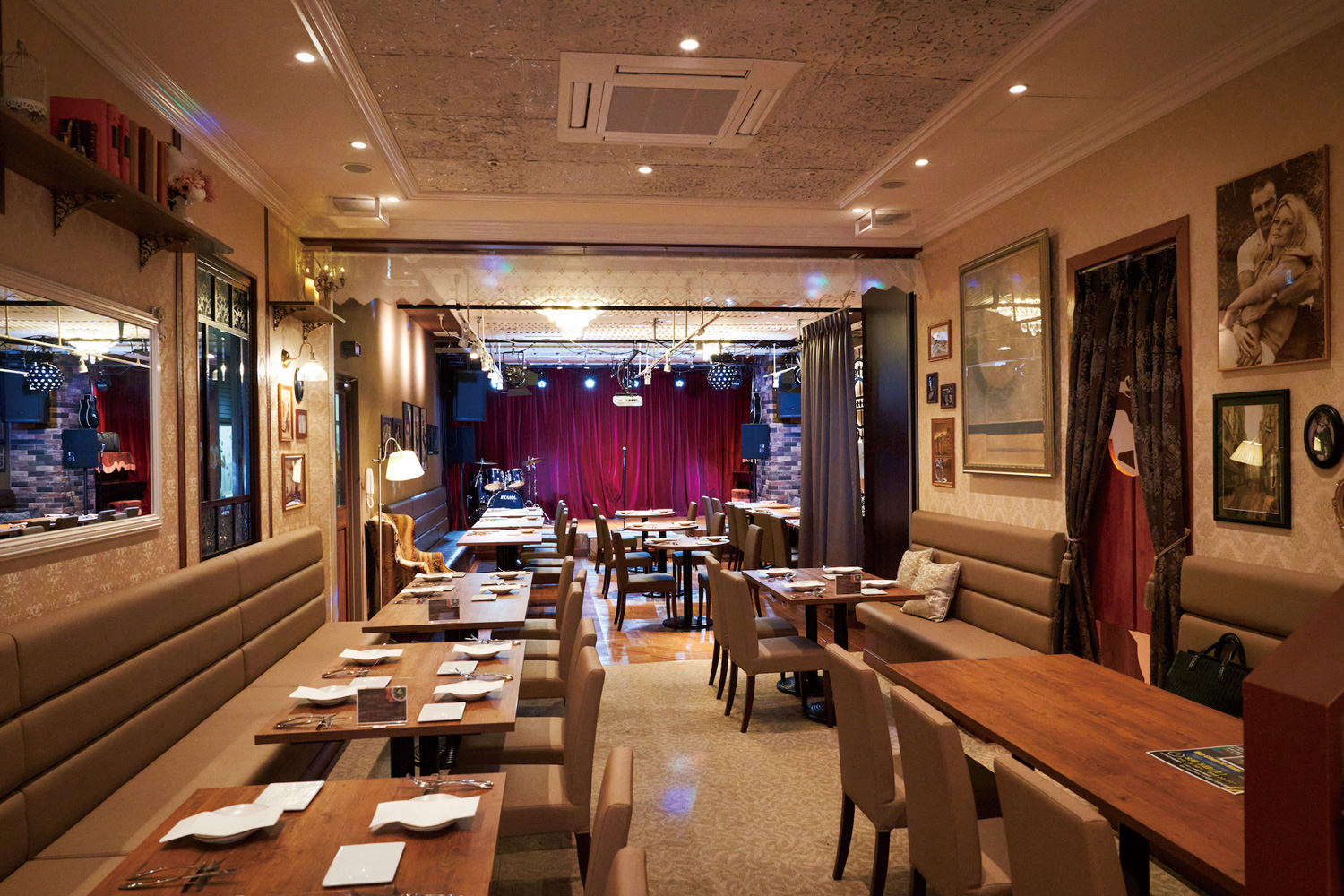 カジュアルにゆっくりと寛げるビストロレストランです