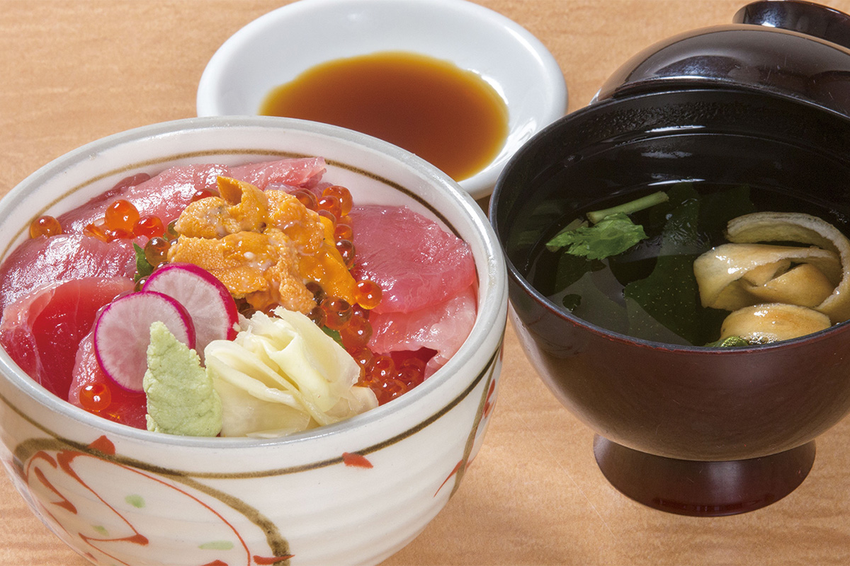 うにうにフェア開催中！生うに・いくら・鮪丼