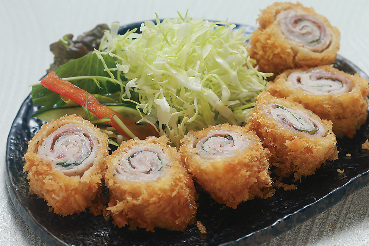 八戸美保野ポークを使用したとんかつ各種<br />
1,100円～