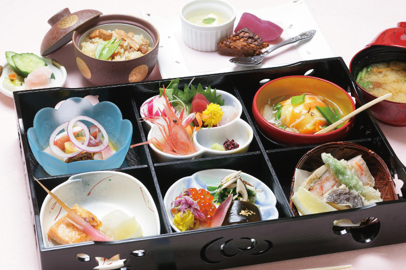 九彩膳
