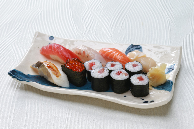 稲瀬お任せ寿司 1,300円 <br />
ネタはその日仕入れた旬なお魚を提供