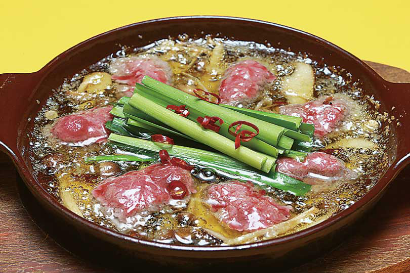 五戸産馬肉のアヒージョ 1,600円