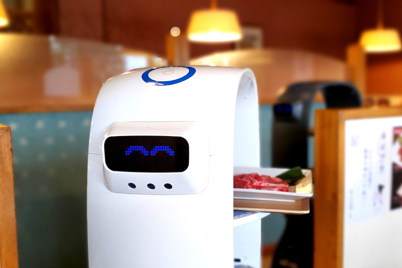 県内初!ロボットが配膳いたします♪<br />
名前は『ハッピー』